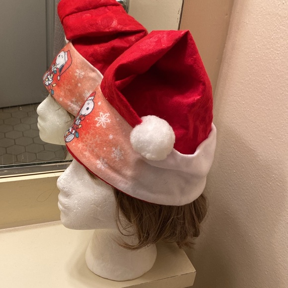 Peanuts red holiday hat - Picture 5 of 5